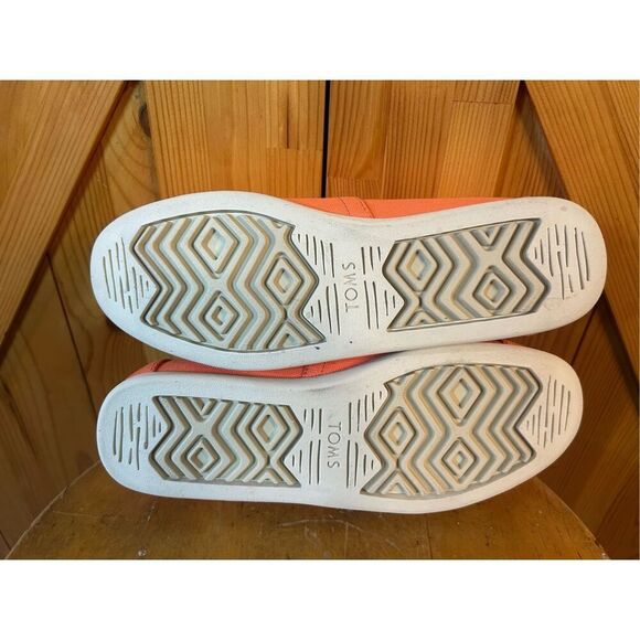 Tom's Apricot Mens slip on boat shoes size 8 nwt - Picture 7 of 8